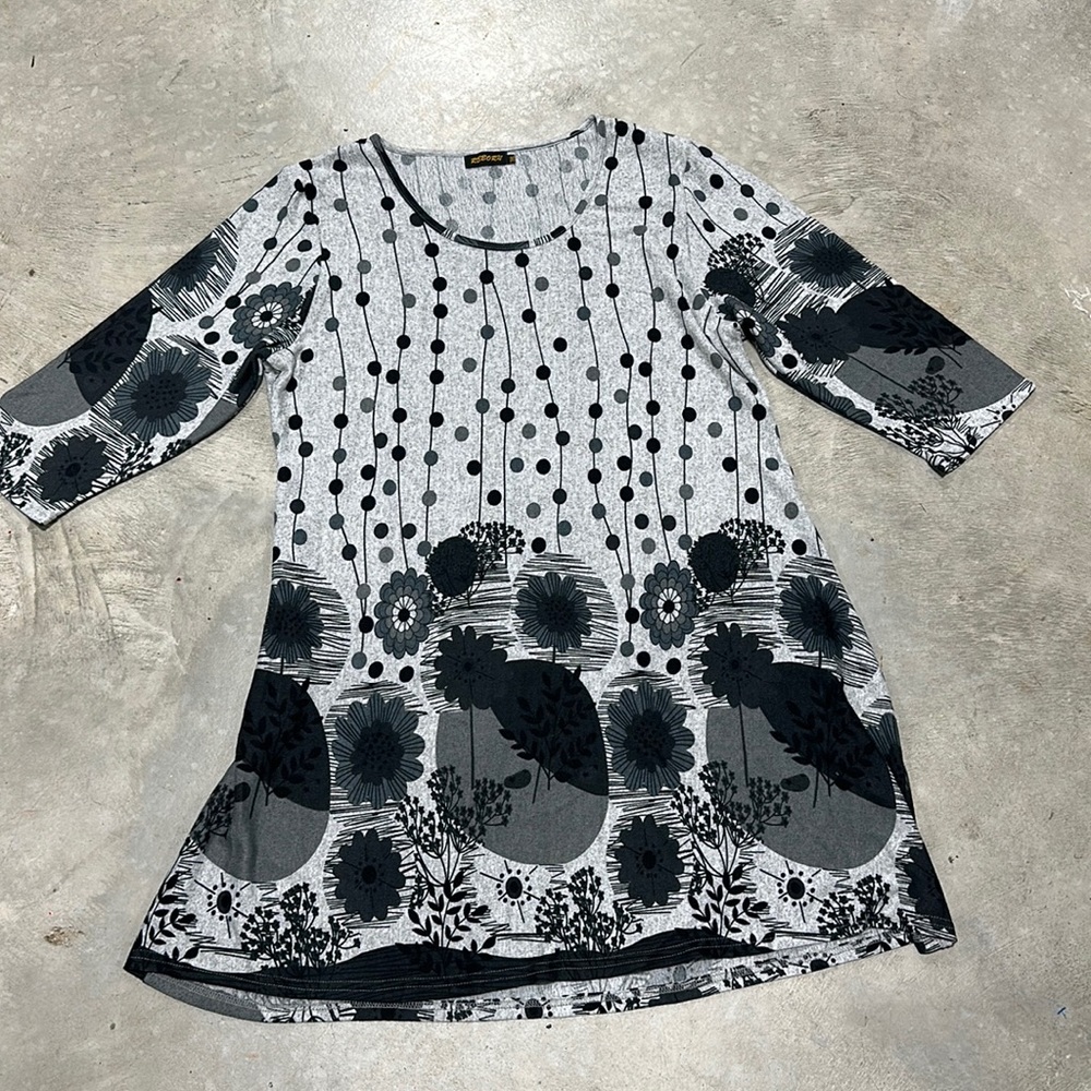 Grey with black n grey dots Reborn Brand dress / Size 3XL